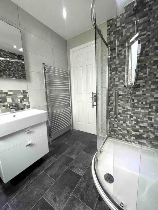 In Solihull - Near Nec, Bhx & Solihull Town Centre Apartment *