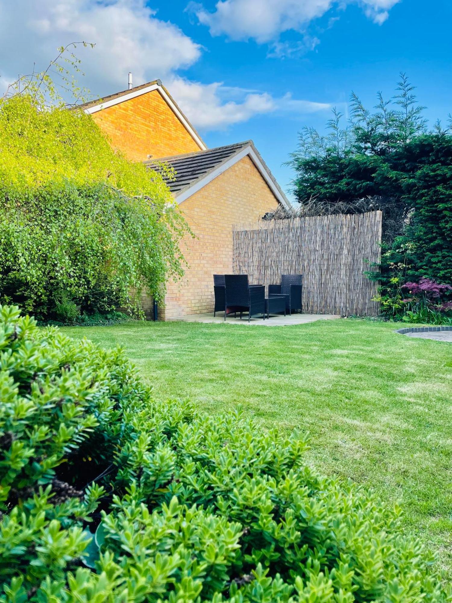 In Solihull - Near Nec, Bhx & Solihull Town Centre * Birmingham
