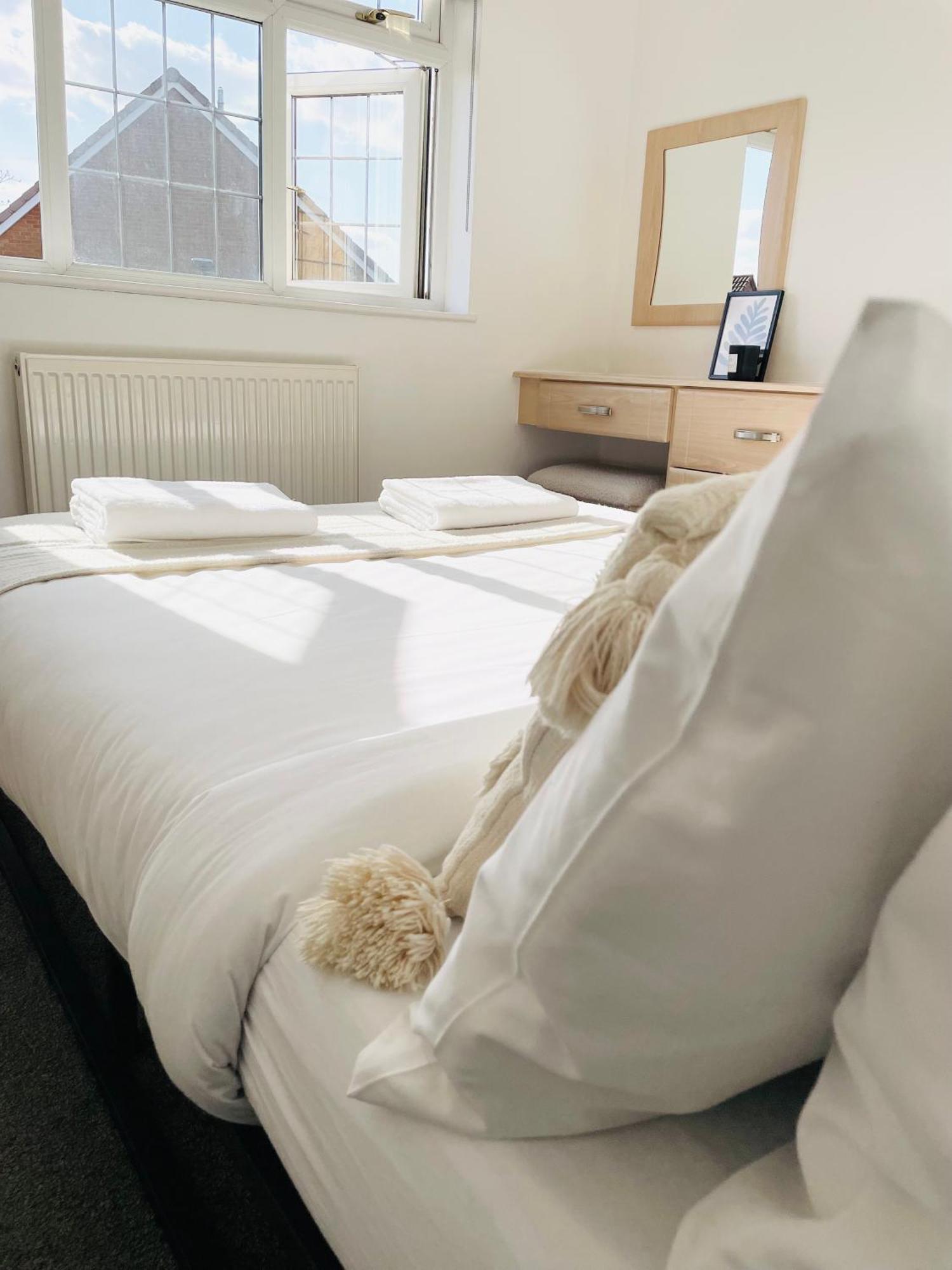 In Solihull - Near Nec, Bhx & Solihull Town Centre * Birmingham